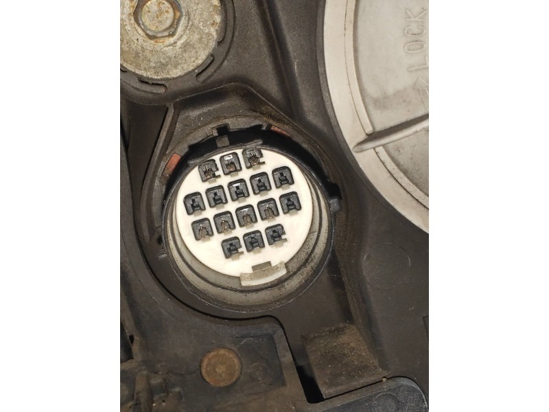 Recambio de faro izquierdo para land rover discovery 2.7 td v6 cat referencia OEM IAM XBC500412  