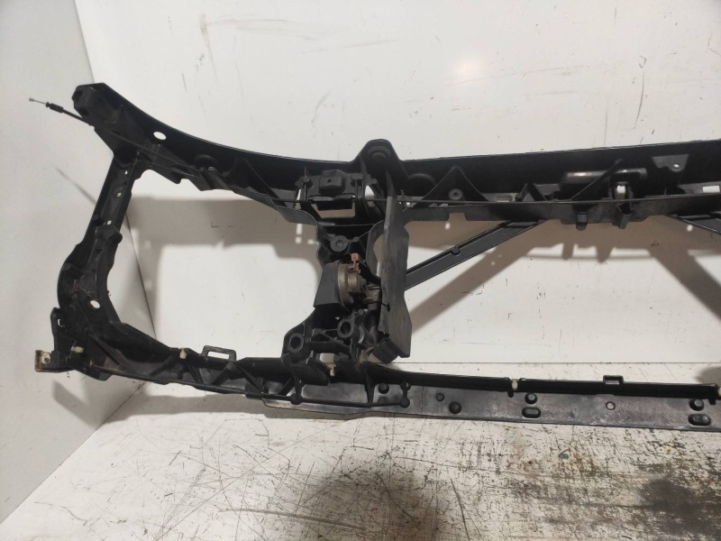 Recambio de panel frontal para land rover discovery 2.7 td v6 cat referencia OEM IAM   