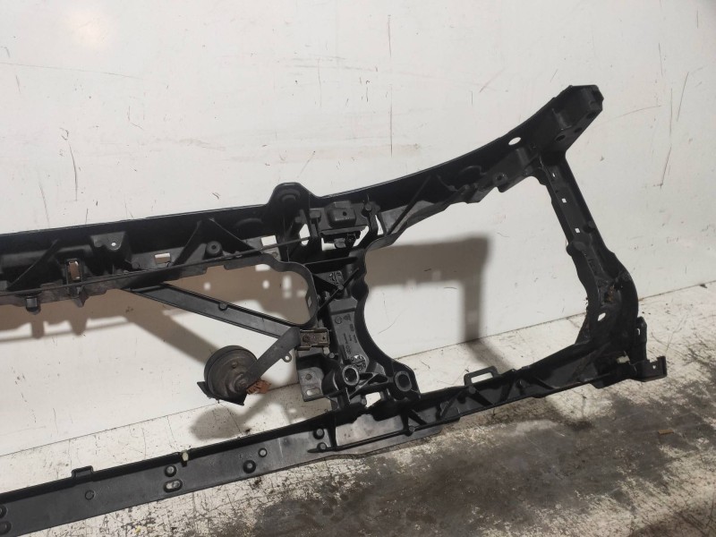 Recambio de panel frontal para land rover discovery 2.7 td v6 cat referencia OEM IAM   