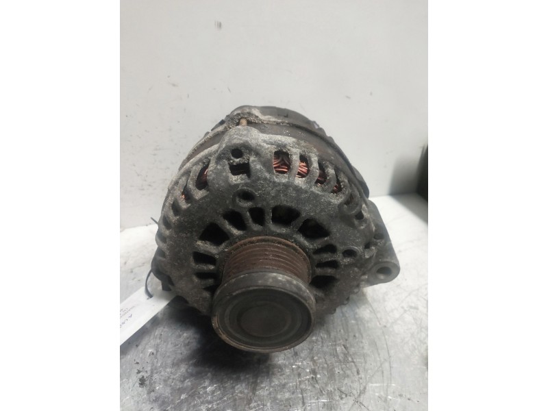 Recambio de alternador para ssangyong rodius xdi referencia OEM IAM A6651540202  