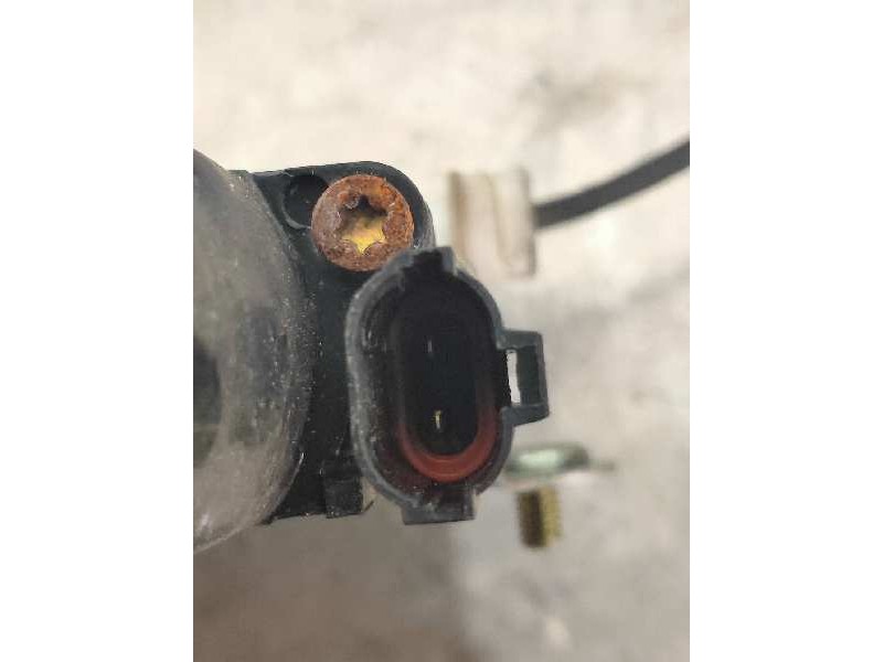 Recambio de elevalunas trasero derecho para ssangyong rodius xdi referencia OEM IAM 8810021011  