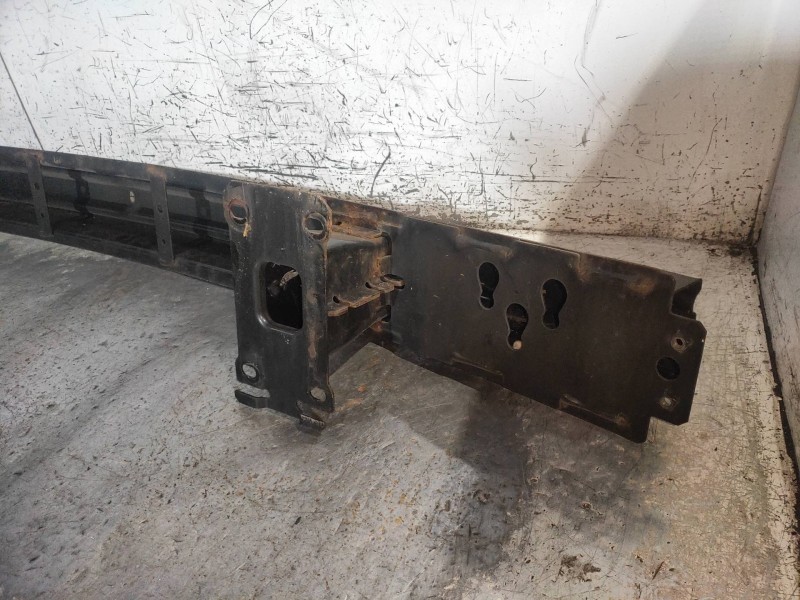 Recambio de refuerzo paragolpes delantero para land rover discovery 2.7 td v6 cat referencia OEM IAM   