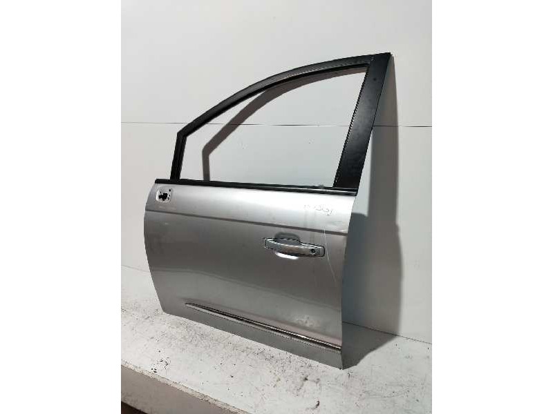 Recambio de puerta delantera izquierda para ssangyong rodius xdi referencia OEM IAM   