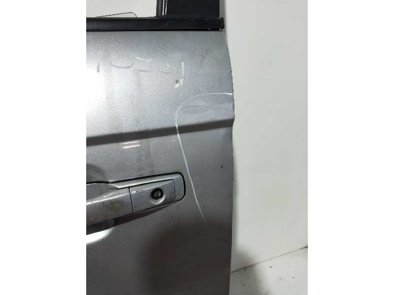 Recambio de puerta delantera izquierda para ssangyong rodius xdi referencia OEM IAM   