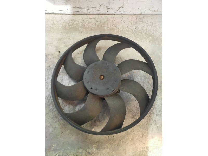 Recambio de electroventilador para renault master kombi l1h1 3,0t referencia OEM IAM 3L364307 5000793 5YY0434