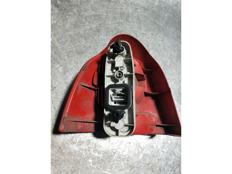 Recambio de piloto trasero izquierdo para renault twingo (co6) 1.2 referencia OEM IAM   