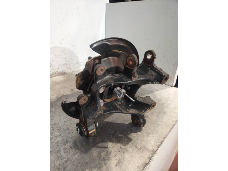 Recambio de mangueta trasera izquierda para toyota auris hybrid business referencia OEM IAM   4230502140