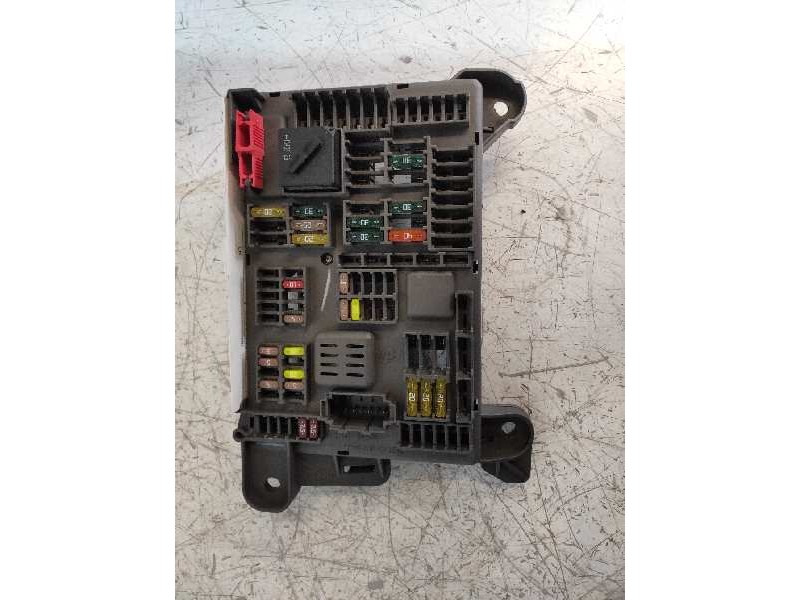 Recambio de caja reles / fusibles para bmw x5 (e70) xdrive40d referencia OEM IAM 518954021A 6114 