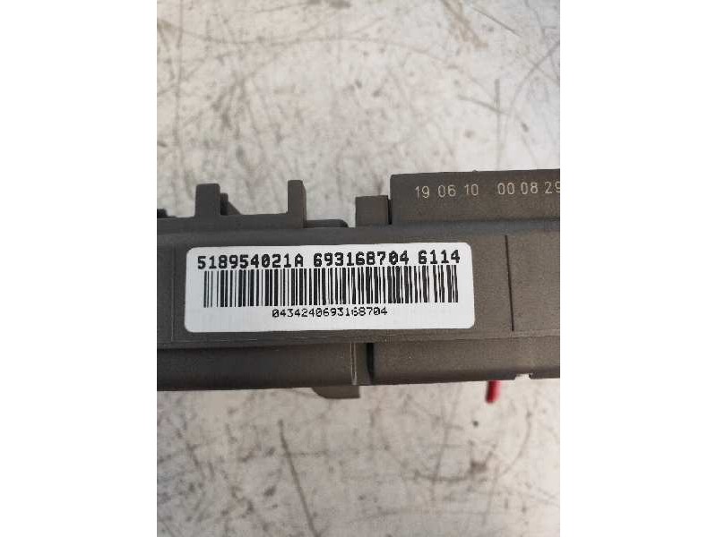Recambio de caja reles / fusibles para bmw x5 (e70) xdrive40d referencia OEM IAM 518954021A 6114 