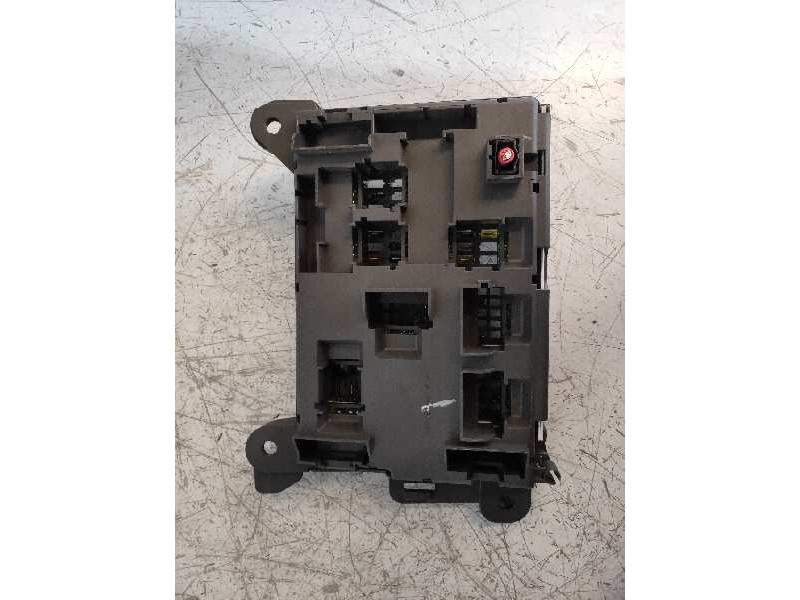 Recambio de caja reles / fusibles para bmw x5 (e70) xdrive40d referencia OEM IAM 518954021A 6114 