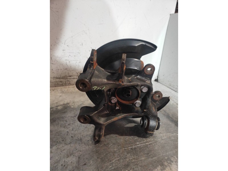 Recambio de mangueta trasera derecha para toyota auris hybrid business referencia OEM IAM   4230402140