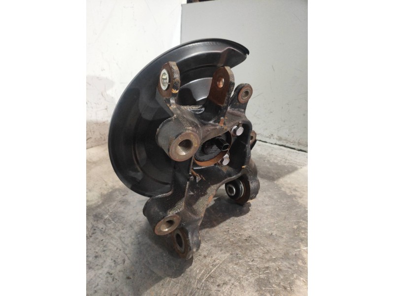 Recambio de mangueta trasera derecha para toyota auris hybrid business referencia OEM IAM   4230402140