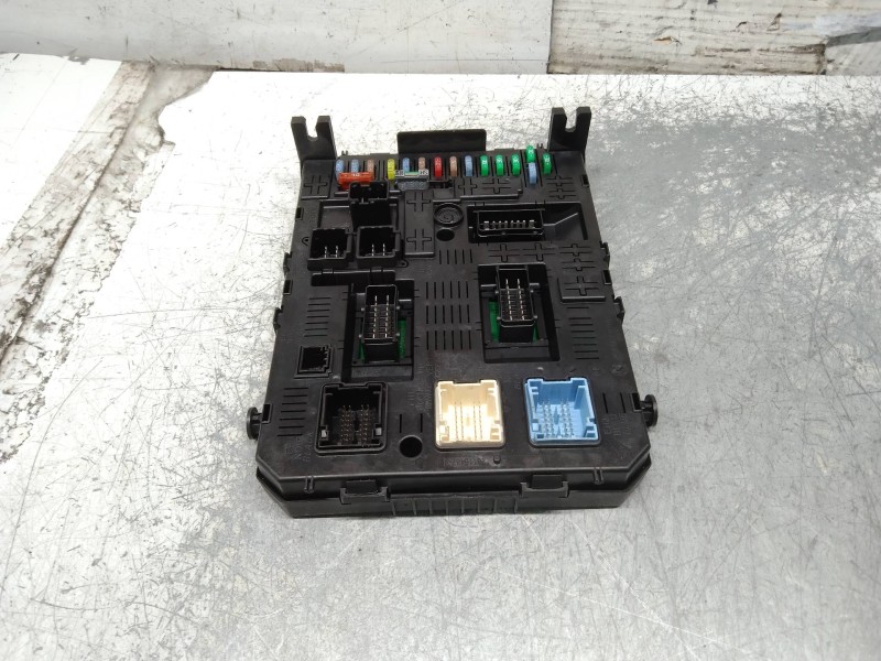 Recambio de caja reles / fusibles para peugeot 308 confort referencia OEM IAM 966405918002 BSI04EVK0500 