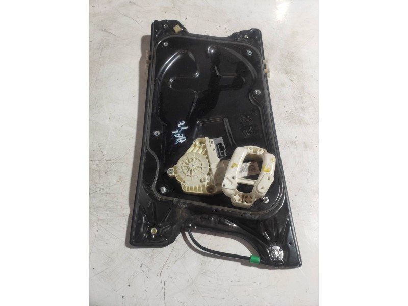 Recambio de elevalunas delantero izquierdo para land rover discovery 2.7 td v6 cat referencia OEM IAM CVH500170  5P