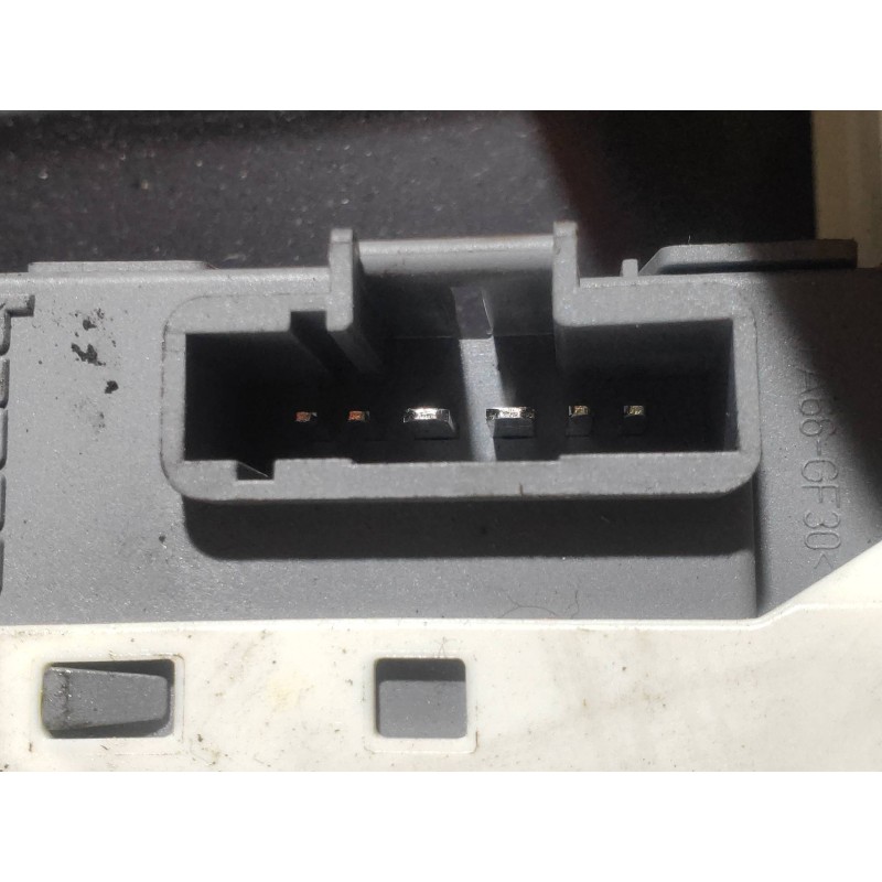 Recambio de elevalunas delantero izquierdo para land rover discovery 2.7 td v6 cat referencia OEM IAM CVH500170  5P