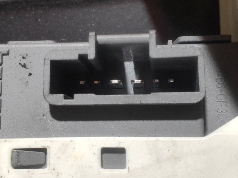 Recambio de elevalunas delantero izquierdo para land rover discovery 2.7 td v6 cat referencia OEM IAM CVH500170  5P