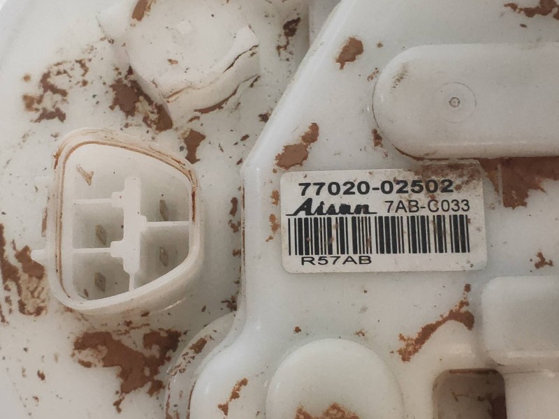 Recambio de bomba combustible para toyota auris hybrid business referencia OEM IAM 770002502 7ABC033 232200Q041