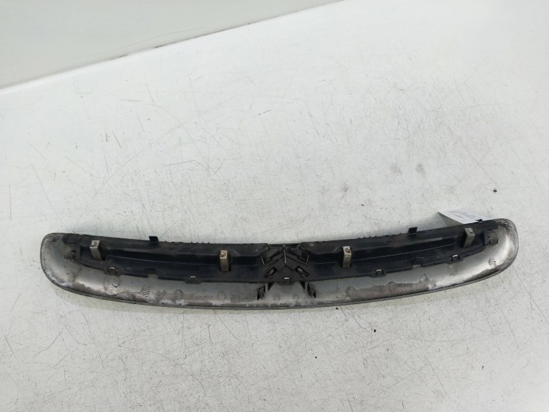 Recambio de rejilla delantera para citroen xsara picasso 2.0 hdi vivace referencia OEM IAM    Recambio de rejilla delantera para citroen xsara picasso 2.0 hdi vivace referencia OEM IAM