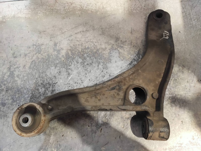 Recambio de brazo suspension inferior delantero izquierdo para renault master kombi l1h1 3,0t referencia OEM IAM   
