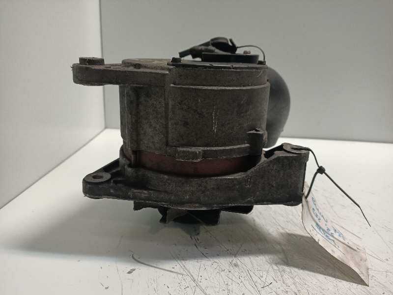 Recambio de alternador para bmw serie 7 (e32) 735i referencia OEM IAM 0120469775  BOSCH 90A