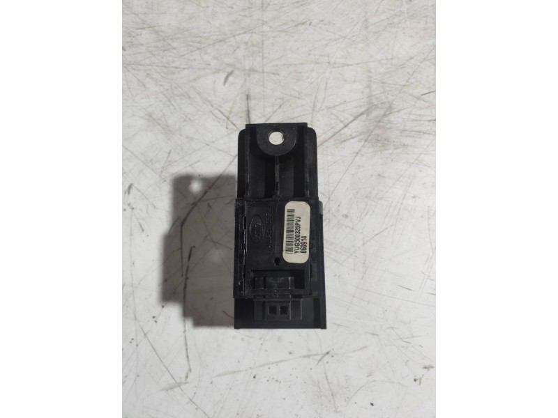 Recambio de interruptor para land rover discovery 2.7 td v6 cat referencia OEM IAM YUG500320PVJ  
