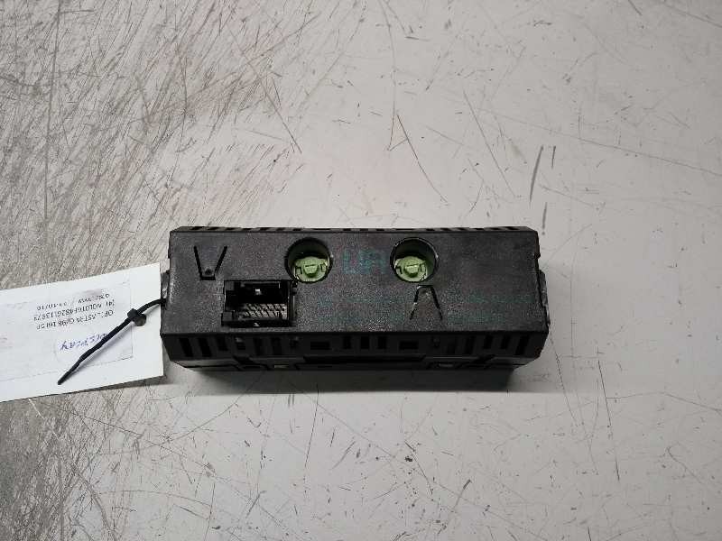 Recambio de pantalla multifuncion para opel astra g berlina club referencia OEM IAM 5WK70024 024461675 WA