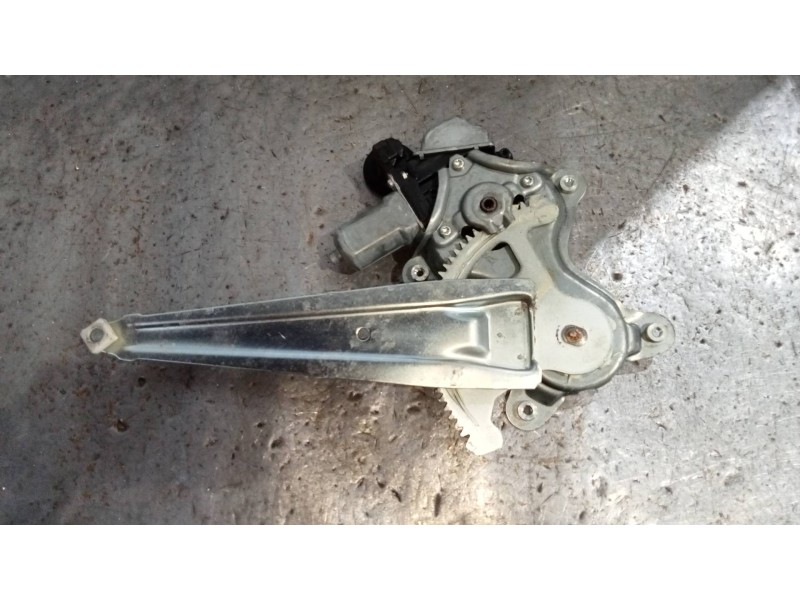 Recambio de elevalunas trasero izquierdo para toyota land cruiser (j15) basis referencia OEM IAM 8571060330 0620203480 5P