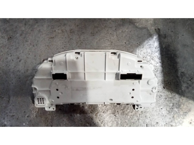 Recambio de cuadro instrumentos para toyota land cruiser (j15) basis referencia OEM IAM 838006AK40C 742310 