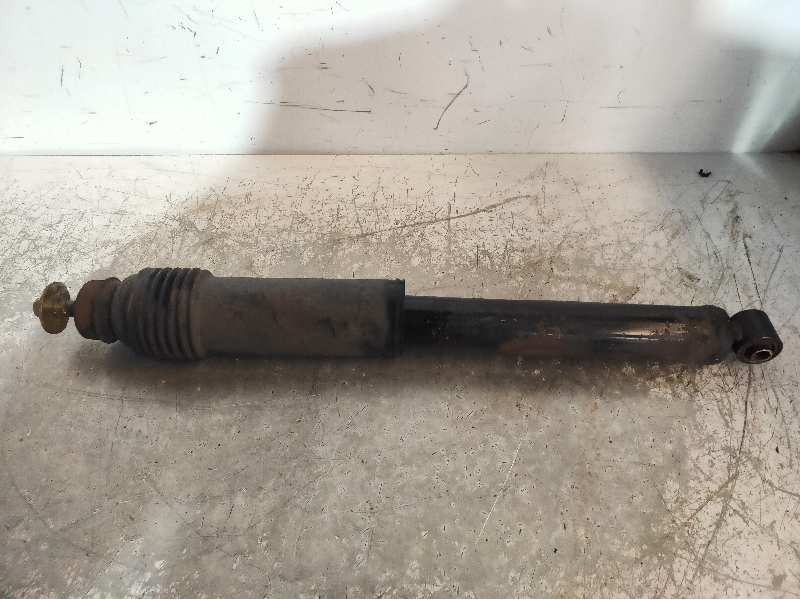 Recambio de amortiguador trasero izquierdo para ssangyong rodius xdi referencia OEM IAM 4531021000  