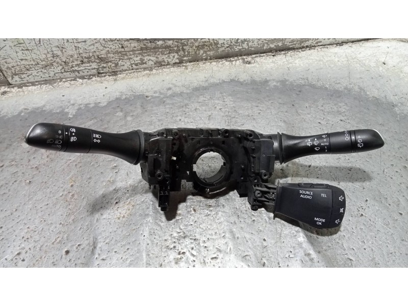 Recambio de mando luces para renault kadjar business referencia OEM IAM 255678341R  