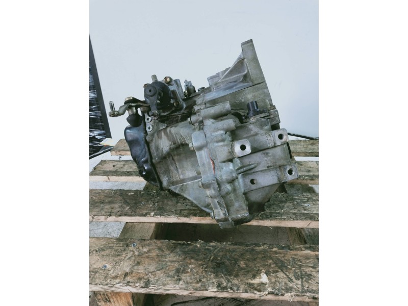 Recambio de caja cambios para toyota yaris (ncp1/nlp1/scp1) 1.3 linea luna referencia OEM IAM Y00907588  5V