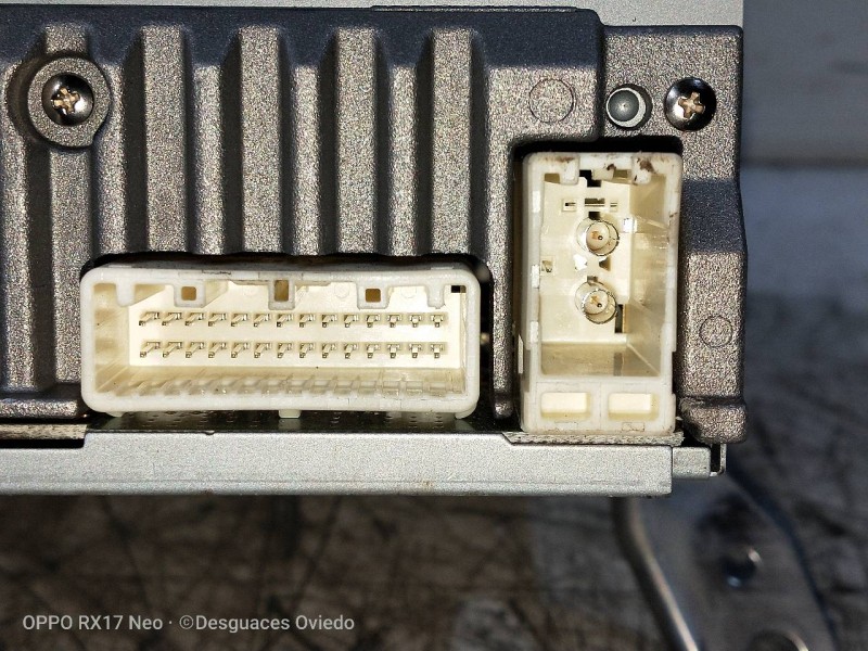 Recambio de sistema audio / radio cd para toyota land cruiser (j15) basis referencia OEM IAM 8612060M10 1230005030C101 