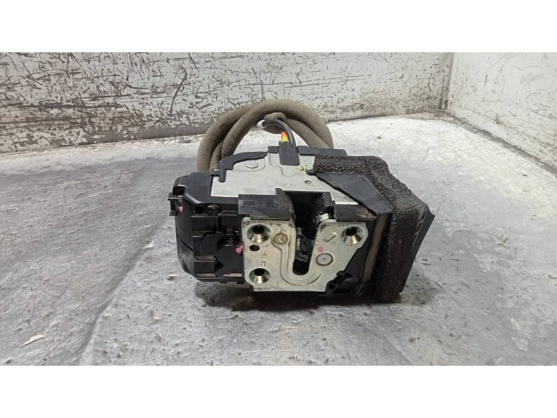 Recambio de motor cierre centralizado delantero derecho para renault kadjar business referencia OEM IAM   