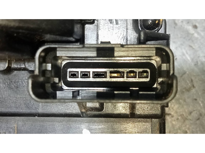 Recambio de motor cierre centralizado delantero derecho para renault kadjar business referencia OEM IAM   