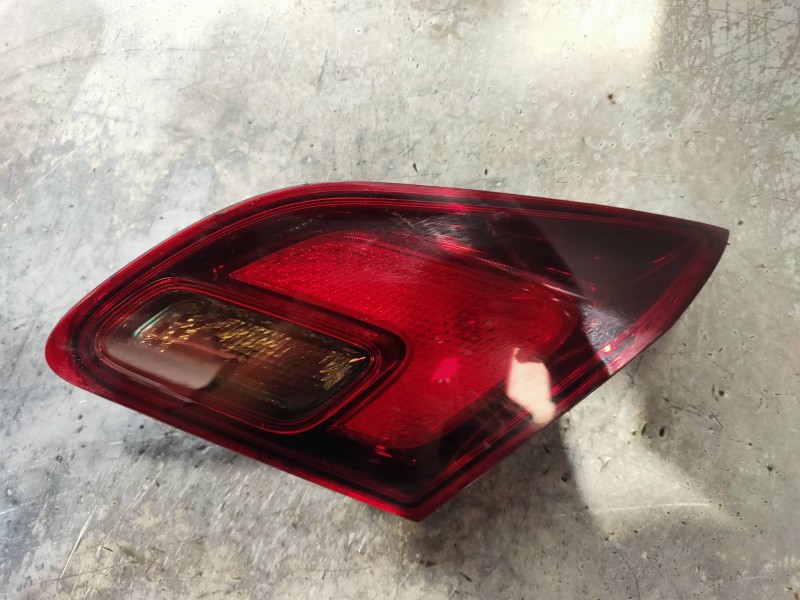 Recambio de piloto trasero derecho interior para opel astra j lim. cosmo referencia OEM IAM   