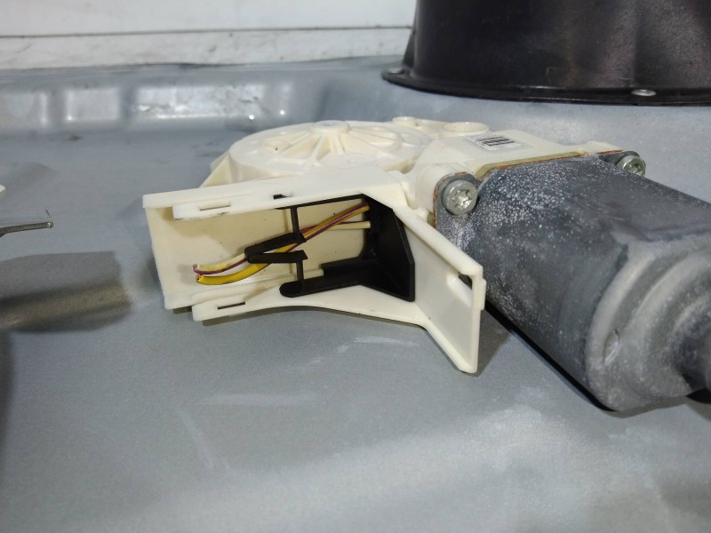 Recambio de elevalunas delantero derecho para ford focus lim. (cb4) titanium referencia OEM IAM 4M51B045H16AA 4M51B203A28BH 8M51