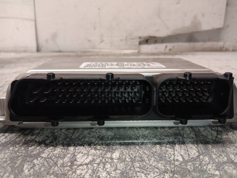 Recambio de centralita motor uce para audi a4 berlina (b5) 1.8 referencia OEM IAM 0261204957 8D0907558T D02