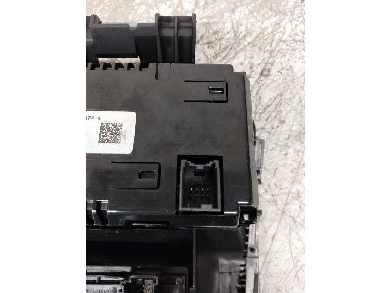 Recambio de pantalla multifuncion para opel astra j lim. cosmo referencia OEM IAM 13267984 565412769 