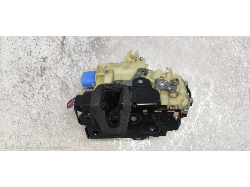 Recambio de motor cierre centralizado delantero derecho para volkswagen polo (9n3) united referencia OEM IAM 3B1837016CC  