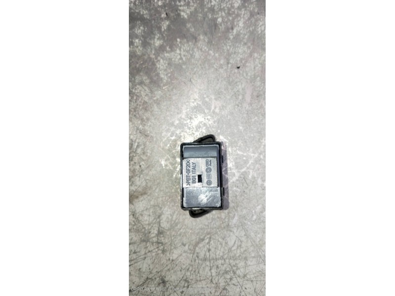 Recambio de mando elevalunas trasero derecho para volkswagen polo (9n3) united referencia OEM IAM 6Q0959856  