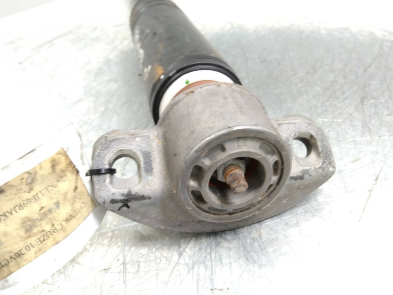 Recambio de amortiguador trasero para chevrolet cruze ls referencia OEM IAM 13332640  