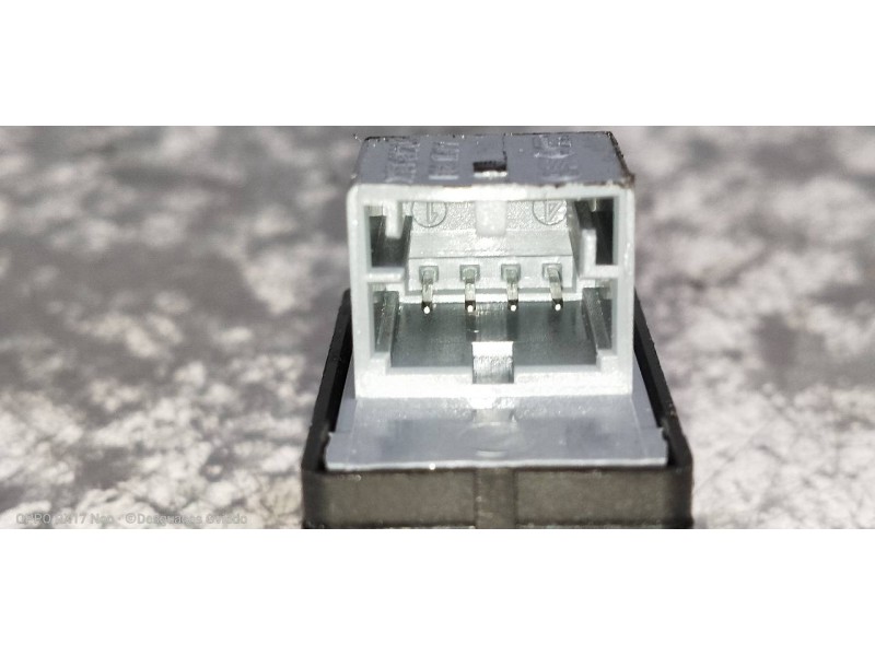 Recambio de mando elevalunas trasero derecho para volkswagen polo (9n3) united referencia OEM IAM 6Q0959856  