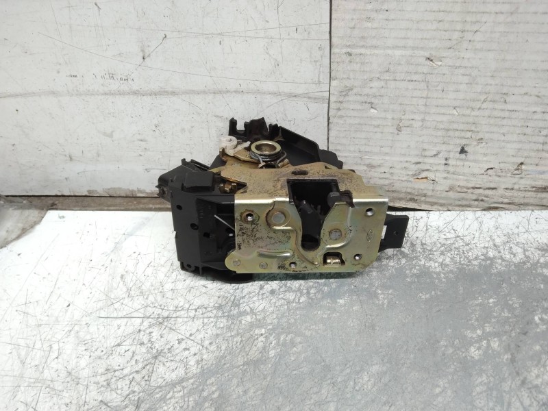 Recambio de motor cierre centralizado delantero derecho para ford focus berlina (cak) trend referencia OEM IAM   3P