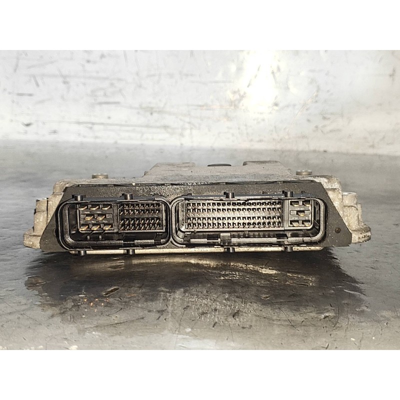 Recambio de centralita motor uce para toyota corolla (e15) luna referencia OEM IAM 0281013413 8966102E10 