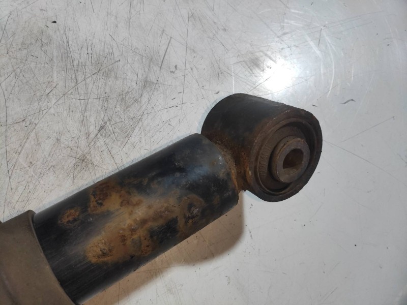Recambio de amortiguador trasero izquierdo para land rover discovery 2.7 td v6 cat referencia OEM IAM RPD500880 22241481 