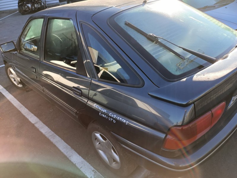 ford escort berlina/turnier del año 1993