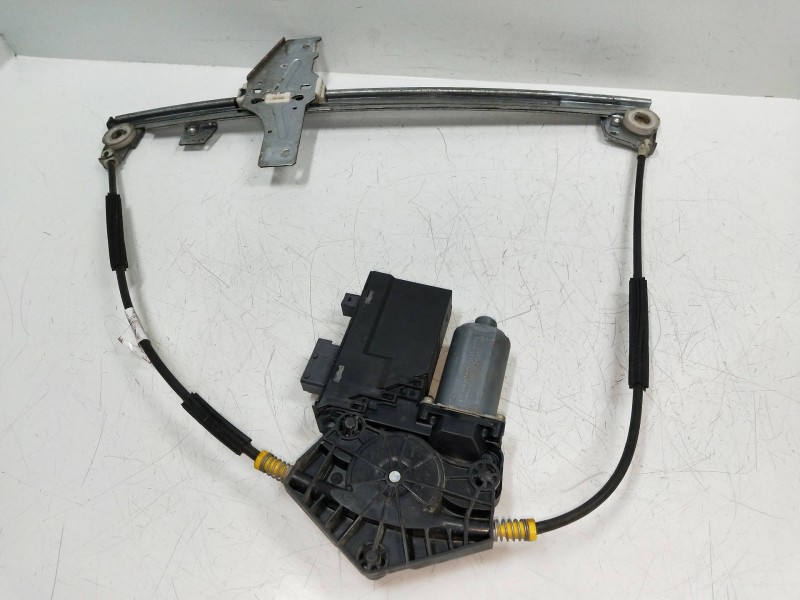 Recambio de elevalunas delantero derecho para peugeot 307 (s1) xs referencia OEM IAM 9637131180 990837101 3P Recambio de elevalunas delantero derecho para peugeot 307 (s1) xs referencia OEM IAM 9637131180 990837101 3P