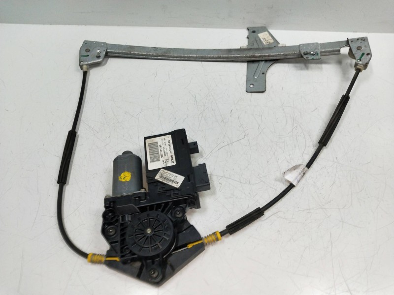 Recambio de elevalunas delantero derecho para peugeot 307 (s1) xs referencia OEM IAM 9637131180 990837101 3P Recambio de elevalunas delantero derecho para peugeot 307 (s1) xs referencia OEM IAM 9637131180 990837101 3P