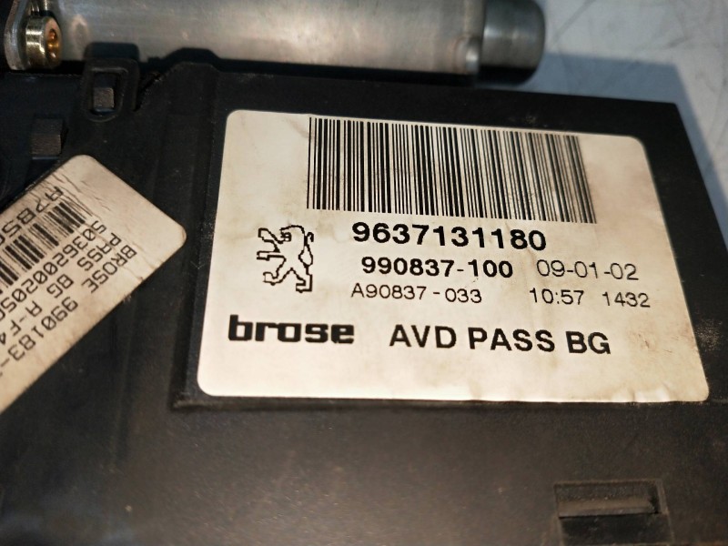 Recambio de elevalunas delantero derecho para peugeot 307 (s1) 2.0 hdi fap cat referencia OEM IAM 9637131182 990837100 3P