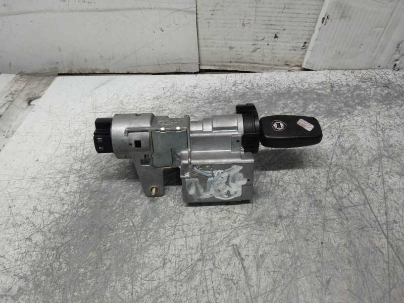 Recambio de conmutador de arranque para lancia thesis (115) 2.4 jtd executive referencia OEM IAM 010194 B365 